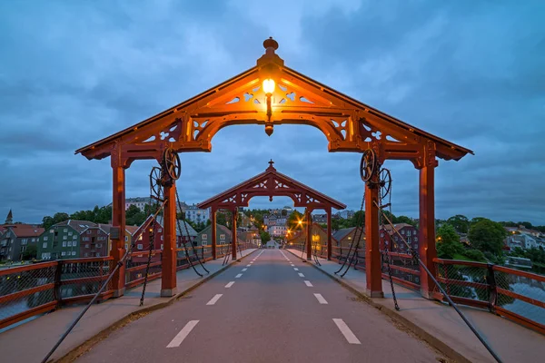 Бибру - Старый мост в Тронхейме, Норвегия — стоковое фото