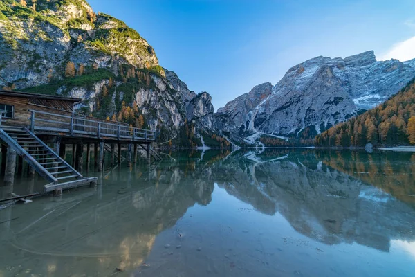 Lago di Braies oder Pragser Wildsee in italian Alps — Stock Photo, Image
