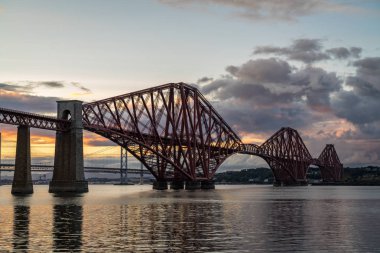 Köprüyü geçtikten fifre ve edinburgh, scotl arasında ileri demiryolu