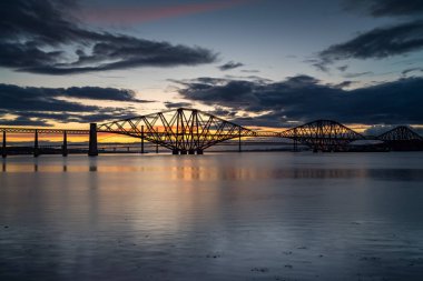 Köprüyü geçtikten fifre ve edinburgh, scotl arasında ileri demiryolu