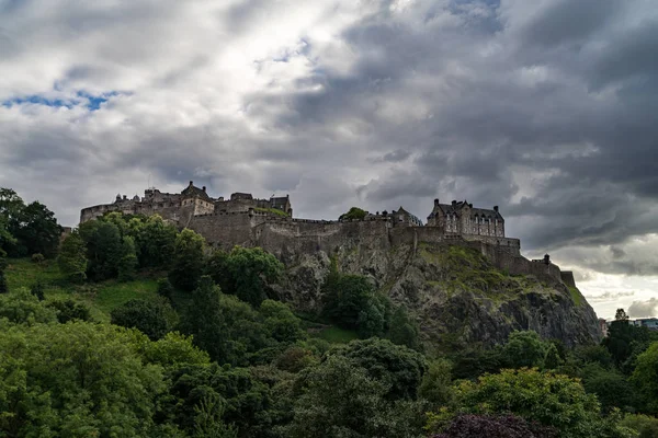 Doğal görünümünü Edinburgh Castle Castle Rock'da, Edinburgh, Scotl — Stok fotoğraf