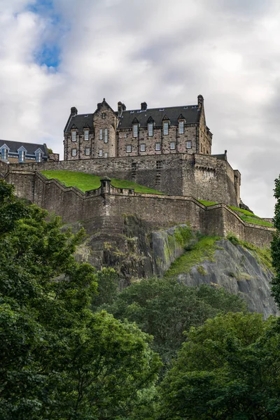 Doğal görünümünü Edinburgh Castle Castle Rock'da, Edinburgh, Scotl — Stok fotoğraf