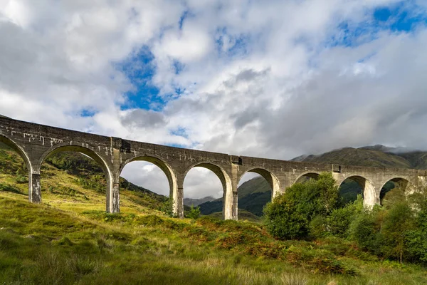 Glenfinnan Viaduto em Highlands escoceses — Fotografia de Stock