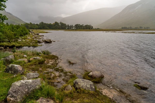 Loch Etive em Buachaille Etive Mor no outono — Fotografia de Stock