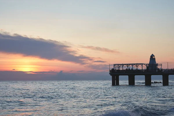                    Denizde güzel bir gün batımı.             