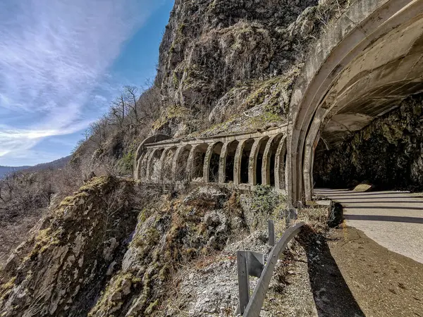 İnanılmaz nehir ve dağlar