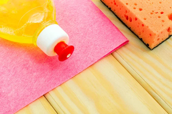 Liquid detergent with pad and towel for harvesting on wooden boards