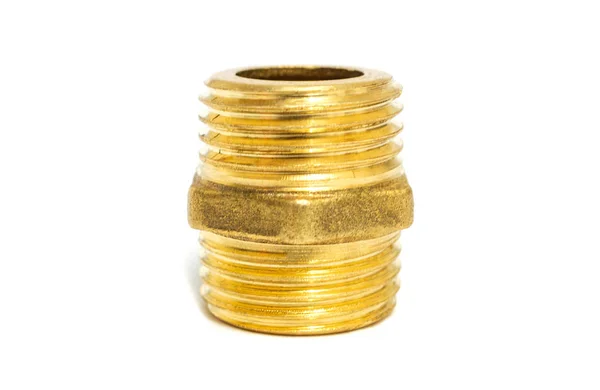 黄铜配件常用于白色背景的水和煤气装置 — 图库照片