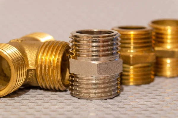 Pirinç montaj setleri genellikle su ve gaz tesislerinde kullanılır