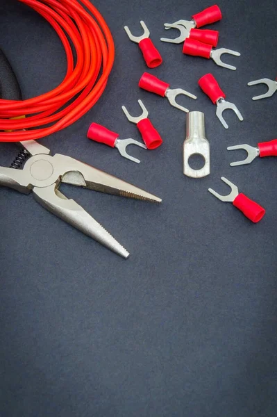 Kit Ersatzteile Und Werkzeug Rote Drähte Für Elektrische Vorbereitet Vor — Stockfoto