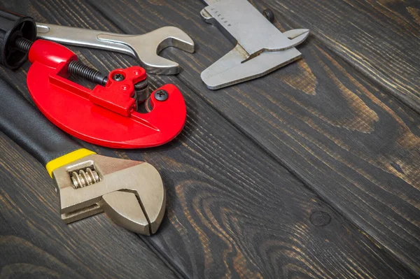 Conjunto Herramientas Para Fontanero Sobre Tablas Madera Negra Preparadas Por —  Fotos de Stock