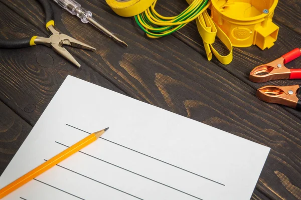 Elaboração Plano Para Reparação Equipamentos Eléctricos Com Peças Sobressalentes Ferramentas — Fotografia de Stock