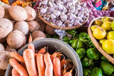 Pazar tablo sebze dolu