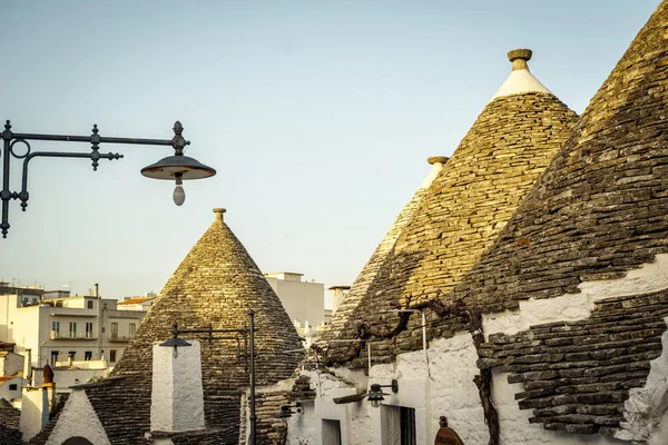 Traditionelle trulli häuser in arbelobello, apulien, italien — Stockfoto