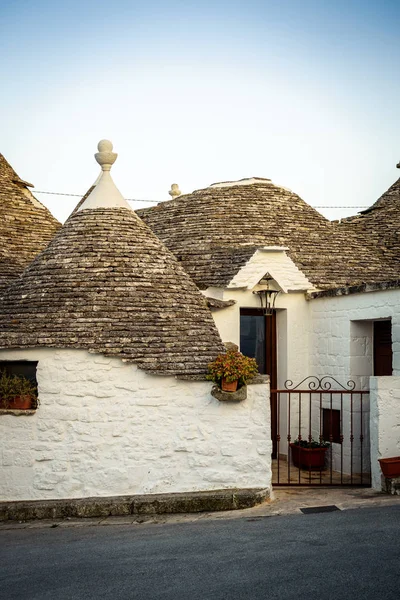 이탈리아, 풀리아, Arbelobello 전통적인 trulli 주택 — 스톡 사진