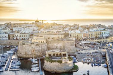 Panorama güzel Gelibolu, Puglia, İtalya