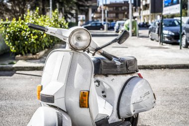 Eski moda küçük motosiklet İtalya'popüler