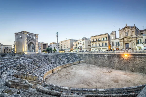 Anfiteatro antiguo en Lecce, Italia — Foto de Stock