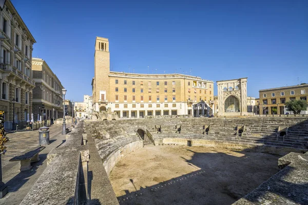 Starověký amfiteátr Lecce, Puglia, Itálie — Stock fotografie