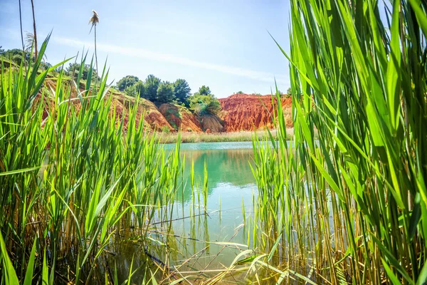 Bauxit-Baggersee in otranto, Italien — Stockfoto