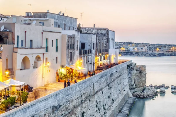 Mooie Otranto door de Adriatische Zee, Puglia, Italië — Stockfoto