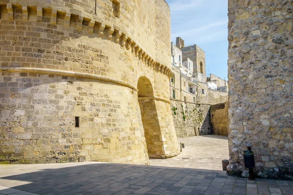 Historische bezienswaardigheden in Otranto, Apulië, Italië — Stockfoto