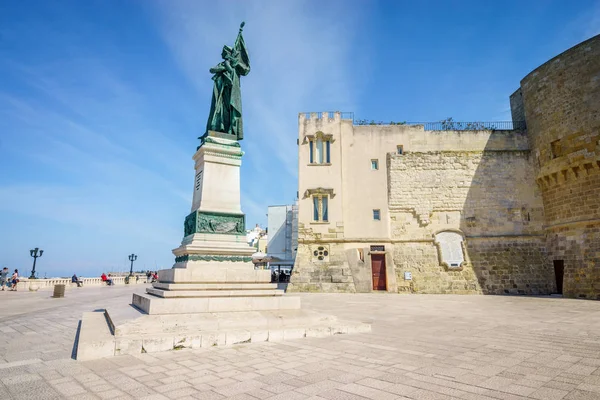 Middelalderens slott og monument i Otranto, Italia – stockfoto