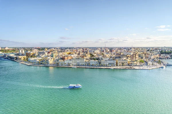 Luchtfoto panorama van Brindisi, Puglia, Italië — Stockfoto