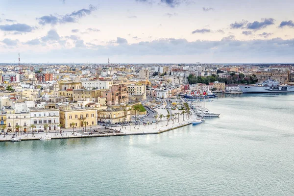 Luchtfoto panorama van Brindisi, Puglia, Italië — Stockfoto