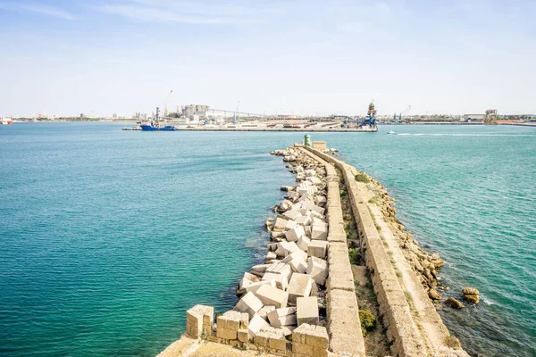 Ingången till Brindisi hamn, Apulien, Italien — Stockfoto