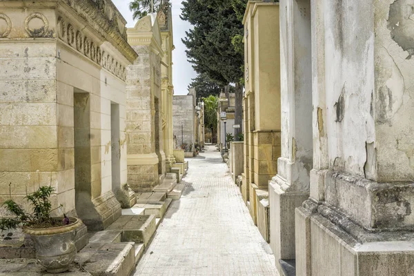 Old cemetery with family graves in Italy — Stock Photo, Image