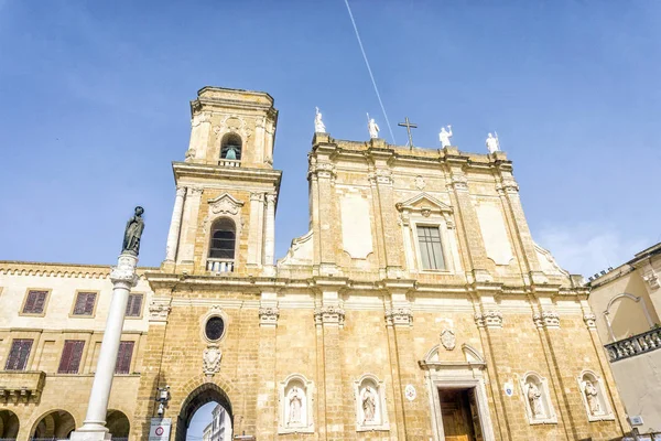 Katedrála v centru města Brindisi, Puglia, Itálie — Stock fotografie