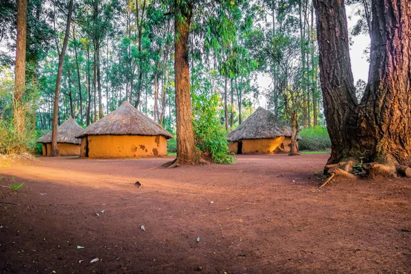 Traditional tribal Kenyan village, Nairobi — Stock Photo, Image