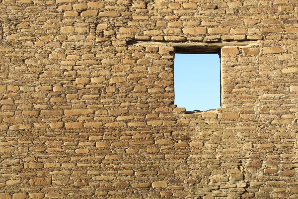 Window in an old wall by Chaco culture, USA — Stock Photo, Image