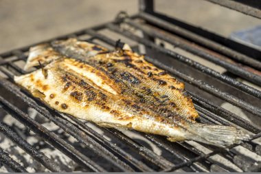 Portekiz'de yemiş popüler mangalda balık .