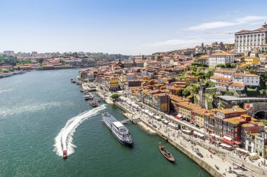 Şehir merkezindeki cityscape Luiz Köprüsü, Porto, Portekiz