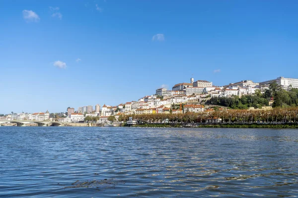 Beautiful old town of Coimbra located on the hill, Portugal — Stock Photo, Image