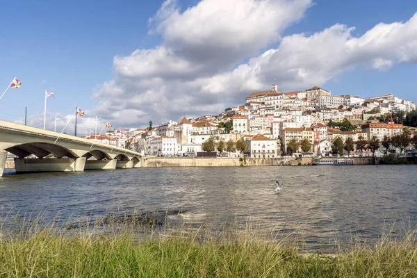Beautiful old town of Coimbra located on the hill, Portugal — Stock Photo, Image