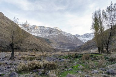 Gün batımında Atlas Dağı 'nda güzel bir vadi, Fas.