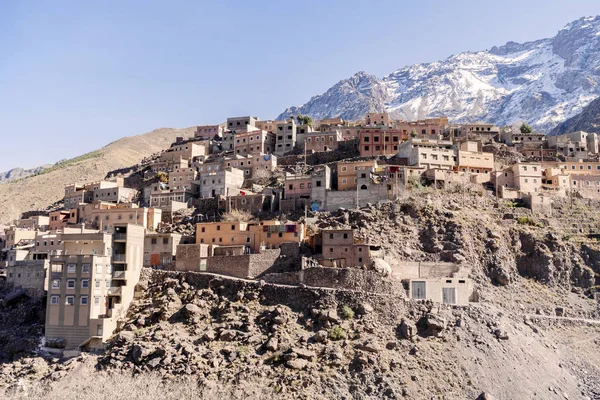 Fas 'taki Yüksek Atlas Dağları' nda bulunan şaşırtıcı Berber köyü. — Stok fotoğraf