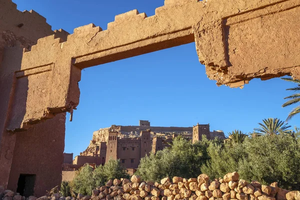 Történelmi bejárata agyagváros Ait Ben Haddou, Marokkó — Stock Fotó