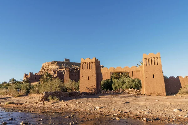 Исторический вход в глиняный город Айт Бен Хадду, Марокко — стоковое фото