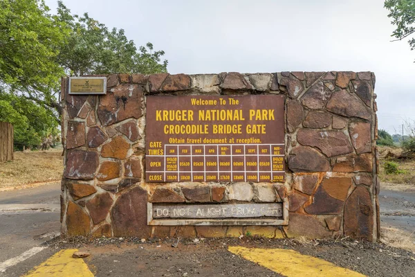 Kruger National Park Sudáfrica Mayo 2019 Crocodile Bridge Gate Con — Foto de Stock