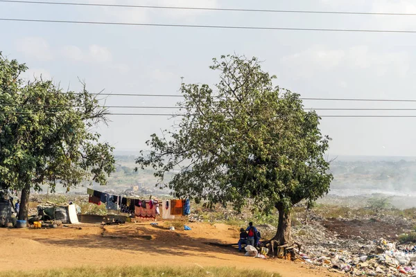 Einfache Wohnung Mit Wäsche Auf Der Mülldeponie Maputo Mosambik Stockbild