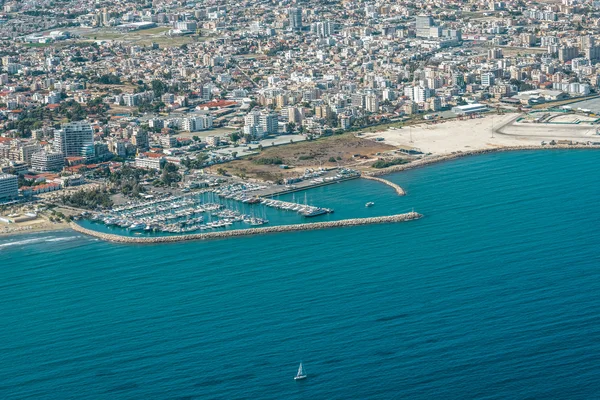 Mar cidade portuária de Larnaca, Chipre . — Fotografia de Stock