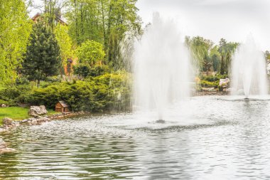 Çeşme gölde bir Peyzaj Park.