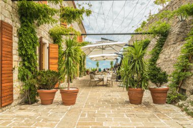 Budva, Karadağ eski şehirdeki lüks vintage Restoran.