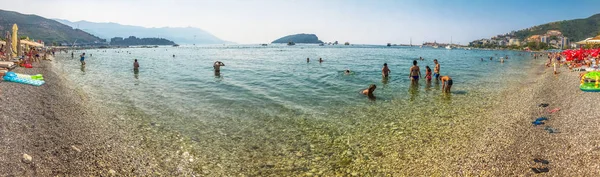 Görünümü modern beach kasaba Budva, Karadağ.