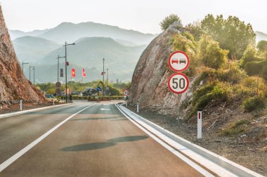 Yol, otoyol Balkan Dağları, Karadağ.