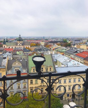 Krakow, Polonya'nın ana Meydanı parçası. Belediye Binası balkonundan şehre görüntülemek.